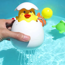 Load image into Gallery viewer, Baby Bathing Toy Duck Penguin Water Sprinkler