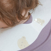 Load image into Gallery viewer, 50-Pack Disposable Bibs for Babies Aged 6 Months to 2 Years Cartoon Bear Feeding Bib for Boy Girl Non-woven Drool Towel
