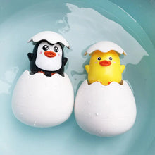 Load image into Gallery viewer, Baby Bathing Toy Duck Penguin Water Sprinkler