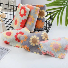 Load image into Gallery viewer, 4PCS Kitchen Cleaning Cloths – Soft Absorbent Coral Fleece Dish Towels