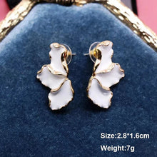 Load image into Gallery viewer, White Flower & Butterfly Dangle Earrings β Acrylic Pearl Heart Jewelry