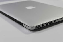 Load image into Gallery viewer, Apple MacBook Pro 13-inch 2014 2.6GHz Core i7 8GB RAM Integrated Graphics (Wear & Tear Special)