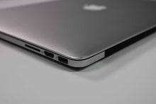 Load image into Gallery viewer, Apple MacBook Pro 15-inch 2013 2.8GHz Core i7 16GB RAM Dual GPU (Wear & Tear Special)