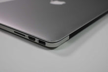 Load image into Gallery viewer, Apple MacBook Pro 15-inch 2013 2.8GHz Core i7 16GB RAM Dual GPU (Wear & Tear Special)