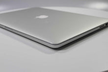 Load image into Gallery viewer, Apple MacBook Pro 15-inch 2014 2.8GHz Core i7 15" 16GB RAM Integrated Graphics (Wear & Tear Special)