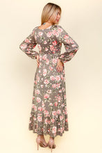 Load image into Gallery viewer, Twisted Detail Ruffled Hem Floral Dress with Side Pockets For Women โ Feminine Floral Print, Sophisticated Twist Detail, Fun Ruffled Hem & Convenient Pockets