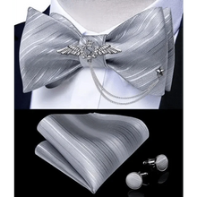 Load image into Gallery viewer, Business Elegant Gold Black Pattern Elegant Wedding Silk Bowtie Men Butterfly Fashion Bow Ties Pocket Square Classic Business Tuxedo Wedding Bowties Handkerchief Set