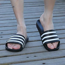 将图片加载到图库查看器,Casual Summer Modern Design Men Slippers Soft Black White Stripes Pattern Flip Flops Casual Summer Outdoor Slides For Women