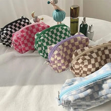 Load image into Gallery viewer, Checkered Pattern Zipper Makeup Bag