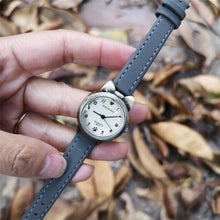 将图片加载到图库查看器,Children Retro Case Design Cute Cat Kids Watch Quartz Analog Children Watches Minimalist Dress Fashion Quartz Luxury Round Leather Strap Slim Women Watches