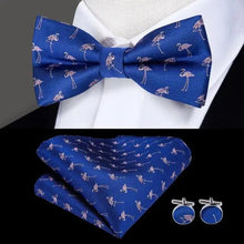 Load image into Gallery viewer, Classic Green Bow Ties Men Silk Butterfly Tie With Pocket Square And Cufflinks Set For Men Elegant Design Wedding Party Bowties Solid Color Gentleman Bow Tie And Pocket Square Cufflink Set