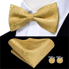 Load image into Gallery viewer, Classic Green Bow Ties Men Silk Butterfly Tie With Pocket Square And Cufflinks Set For Men Elegant Design Wedding Party Bowties Solid Color Gentleman Bow Tie And Pocket Square Cufflink Set