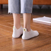 Load image into Gallery viewer, Cute Heart Design 4 Pairs Socks For Women Fashion Spring Cotton Modern Girls Casual Outdoor Socks For Women