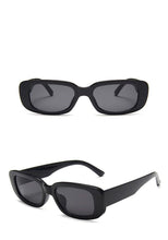 将图片加载到图库查看器,Cute Purple Oval Sunglasses For Women Retro Luxury Design Eyeglasses Lightweight Frames UV400 Protection Comfortable Round Outdoor Women Sun Glasses