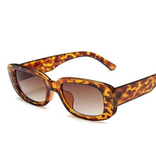 将图片加载到图库查看器,Cute Purple Oval Sunglasses For Women Retro Luxury Design Eyeglasses Lightweight Frames UV400 Protection Comfortable Round Outdoor Women Sun Glasses