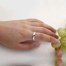 将图片加载到图库查看器,Elegant and Charming S925 Silver Wedding Band Ring