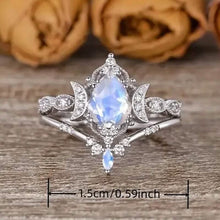 Load image into Gallery viewer, Elegant Moon Crown Ring