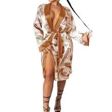 Load image into Gallery viewer, Elegant Women Indoor Robes Modern Design Bathrobes Ladies Long Sleepwear Soft And Comfortable Womens Bathrobes