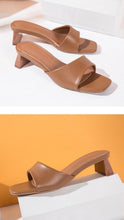 Load image into Gallery viewer, Elegant Women Slippers Summer Outdoor Beach Flip Flop Open Toe Flat Casual Low Heel Sandal Square Open Toe Heeled Sandals Beach Charming Sandals