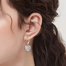 将图片加载到图库查看器,Exquisite Hollow Heart-Shaped Hoop Earrings