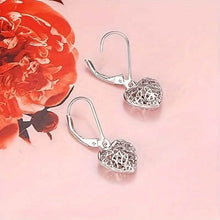 将图片加载到图库查看器,Exquisite Hollow Heart-Shaped Hoop Earrings