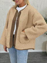 Load image into Gallery viewer, Modern Cozy Women Luxuriously Cozy Contrast Button Up Sherpa Jacket with Pockets For Fall & Winter