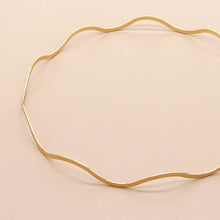 Load image into Gallery viewer, Fashion Chic Metal Wave Invisible Headband Gold Thin Hair Hoop For Women Girls Wild Headwear Hair Styling Tool Gorgeous Hair Accessories For Women