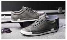 将图片加载到图库查看器,Fashion Leather Mens Shoes Soft High Quality Mens Casual Shoes Flat Footwear Classic Black White Men Fashion Walking Shoes Comfortable Modern Design