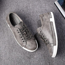 将图片加载到图库查看器,Fashion Leather Mens Shoes Soft High Quality Mens Casual Shoes Flat Footwear Classic Black White Men Fashion Walking Shoes Comfortable Modern Design