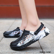 将图片加载到图库查看器,Fashion Men Sandals Summer Hole Rubber Clogs Garden Shoes Beach Flat Slippers Slip On Beach Sandals Lightweight Slippers Water Shoes