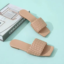 将图片加载到图库查看器,Fashion Outdoor Charming Open-Toe Women Slippers Casual Beach Flip Flops Women Comfortable Sandals