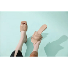 将图片加载到图库查看器,Fashion Outdoor Charming Open-Toe Women Slippers Casual Beach Flip Flops Women Comfortable Sandals