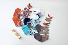 Load image into Gallery viewer, Fashion Women Socks New Spring Summer Mesh Thin Long Printed Socks Women Casual Breathable Fresh Flower Socks Korea Style Color Thin Socks For Women