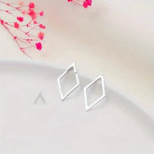 将图片加载到图库查看器,Geometric Stud Earrings