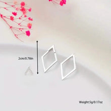将图片加载到图库查看器,Geometric Stud Earrings