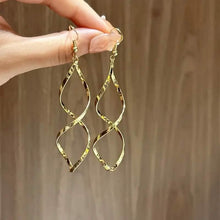 将图片加载到图库查看器,Spiral Design Dangle Earrings