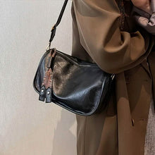将图片加载到图库查看器,Graphic Pattern Zipper Crossbody Bag