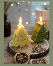 Load image into Gallery viewer, Handmade Creative Christmas Tree Scented Candles Christmas Tree Candles Christmas Gifts For Women Mom Girlfriend Christmas Scented Candles Home Decor Christmas Novelty Scented Candles Seasonal Celebration Candle Decoration Candle Gift