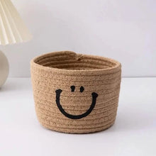 将图片加载到图库查看器,Happy Face Woven Storage Basket