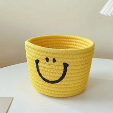 将图片加载到图库查看器,Happy Face Woven Storage Basket