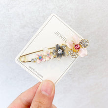 将图片加载到图库查看器,High-end Safety Pins For Women Flower Pin Crystal Rhinestones Safety Pins Woman Jewelry Accessories Hijab Scarf Clip Buckles