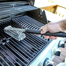 将图片加载到图库查看器,Kitchen Accessories BBQ Grill Brush and Scraper Barbecue Kit Cleaning Brush Stainless Steel Tools Wire Bristles Triangle BBQ Grill Cleaning Brush for Weber Gas Charcoal Porcelain Cast Iron & All Grilling Grates Accessories