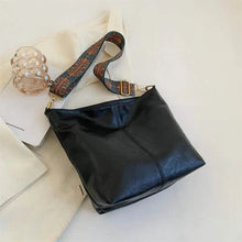 将图片加载到图库查看器,Large Geometric Crossbody Bag