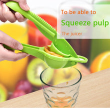 Load image into Gallery viewer, Lemon Squeezer Liquid Portable Multi-Functional Lemon Squeezer Manual Orange Citrus Juicer Home Lemon Clip Squeeze Juice Mini Orange Press Juice Kitchen Tools Manual Fruit Juicer Mini Blender