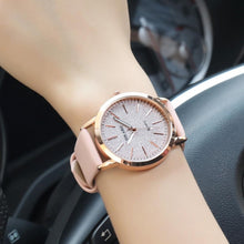 Load image into Gallery viewer, Luxury Leather Quartz Womens Watch Fashion Women Wristwatch Fashion Quartz Watch Elegant Diamond Wristwatch Elegant High Quality Leather Strap Womens Wrist Watches