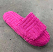 将图片加载到图库查看器,Luxury Thick Sole Women Slippers Green Flat Outwear Slides Summer Autumn Runway Flip Flops Comfy Slippers Cute Fur Slip-on Shoes Memory Foam House Slipper