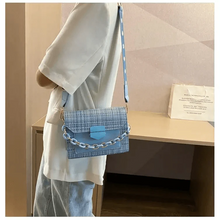 Load image into Gallery viewer, Luxury Wide Strap Shoulder Bags for Women And Girls Designer Lady Handbags and Purses Fashionable Chain Messenger Crossbody Bags