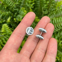 将图片加载到图库查看器,White Music Note Cheater Plug Set