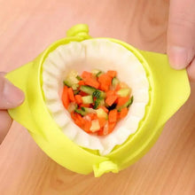 将图片加载到图库查看器,New Dumpling Mould Plastic Cutter Dumpling Maker Form Wrapper Presser Molds Cooking Pastry Cutter kitchen accessories