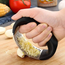 将图片加载到图库查看器,New Incredible 1Pcs Stainless Garlic Press Household Manual Garlic Press Device Kitchen Press Squeezer Ginger Garlic Tools Kitchen Accessories